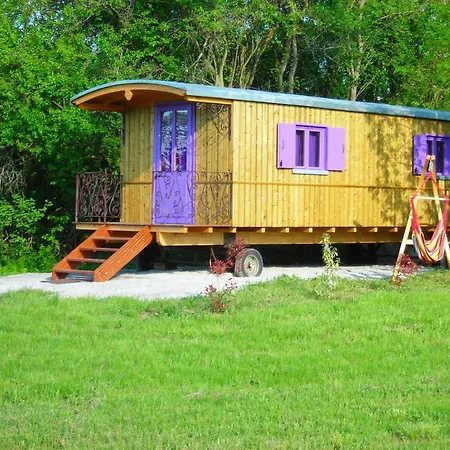 Les Roulottes De Majou Hébergement de vacances
