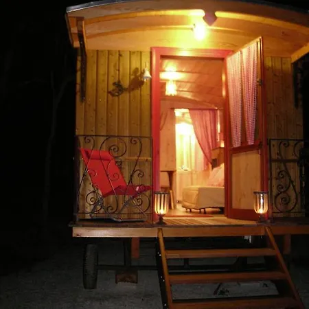Les Roulottes De Majou Feriehus
